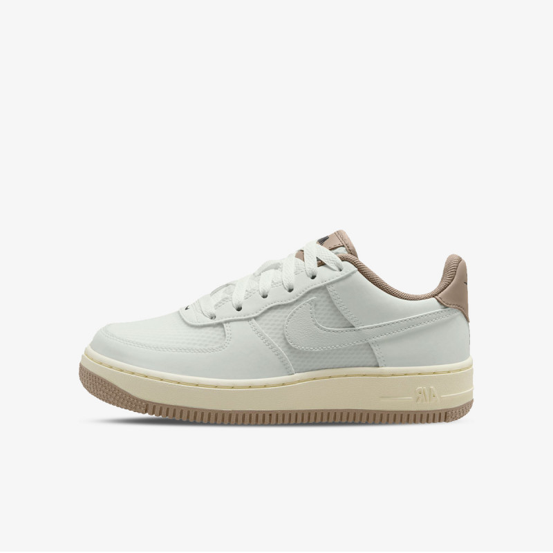 NIKE Спортни обувки AIR FORCE 1 LV8 4 BG 